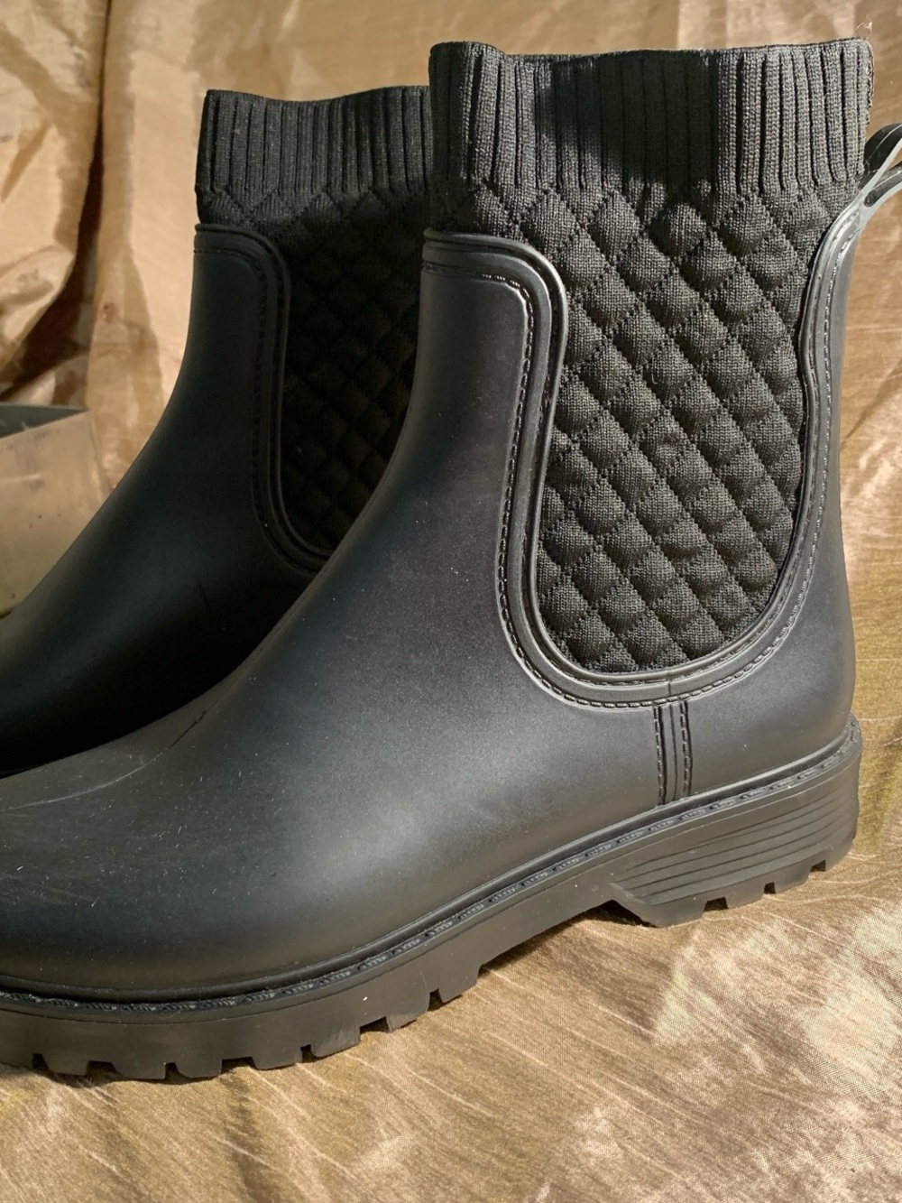 Classic Black Quilted Chelsea Rain Boot - Unbranded